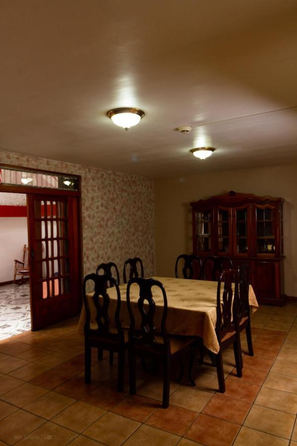Boruka Bnb Hotel Alajuela Bagian luar foto